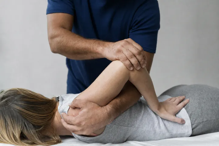 Osteopathische Behandlung des Schulterbereichs